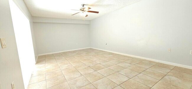 Building Photo - 539 Green Springs Pl