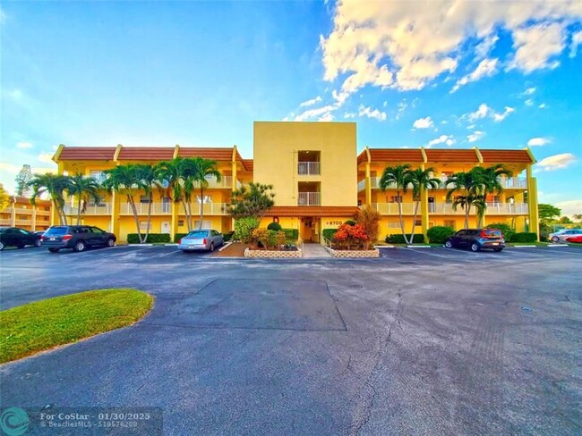 Building Photo - 6700 Royal Palm Blvd