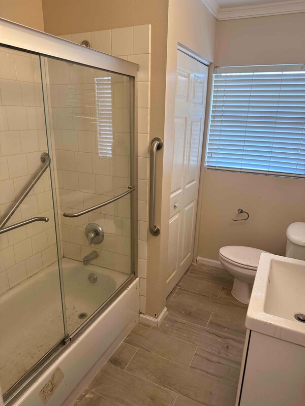 Building Photo - 4208 W La Salle St