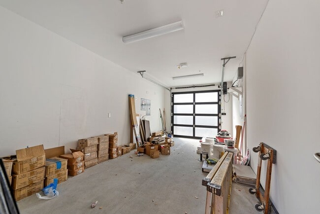 Building Photo - Luxury Home– Central Sebastopol – Close to everything – Best in Class