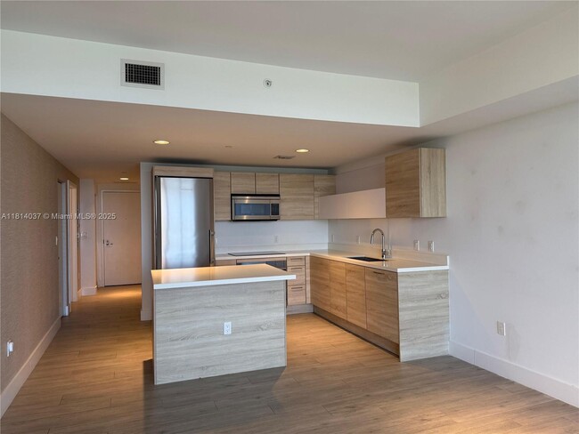 Building Photo - 16385 Biscayne Blvd