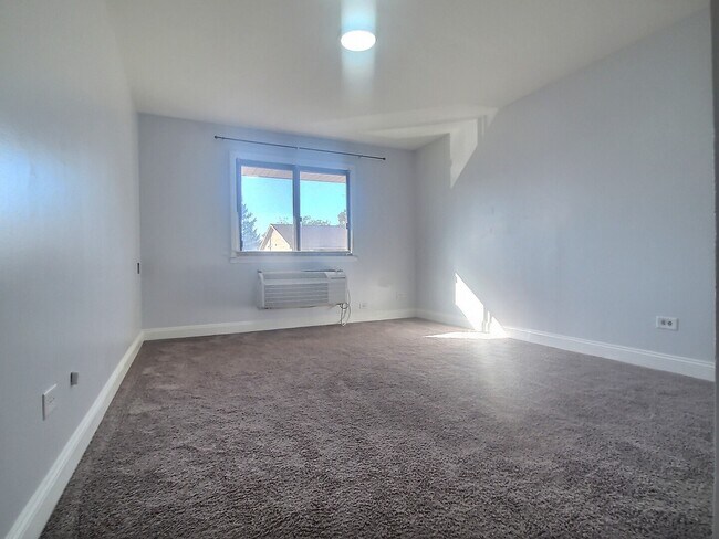 Building Photo - 266 12th St