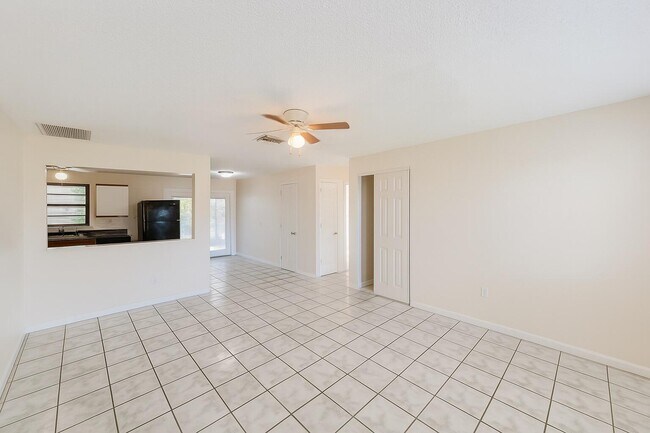 Building Photo - 3313 Plaza Pl