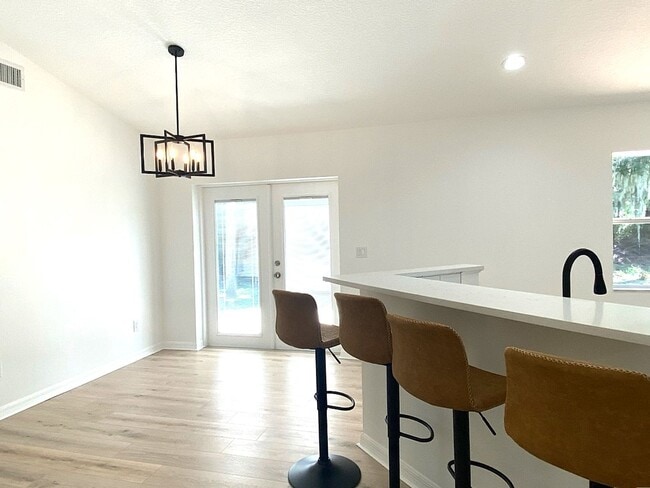Building Photo - Beautiful New Smyrna Beach Home!