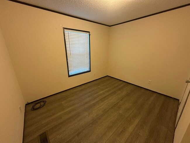 Building Photo - 2123 Bradford St