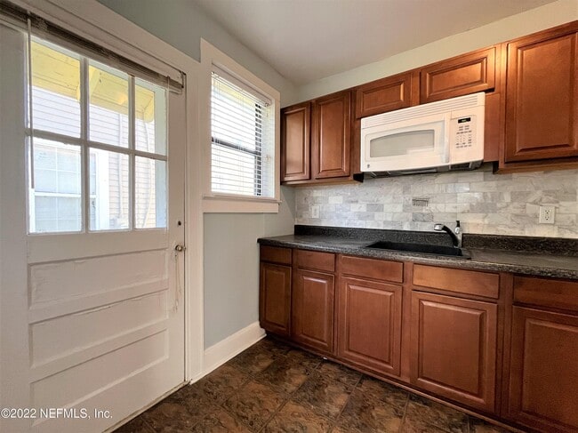 Building Photo - 5324 Fremont St