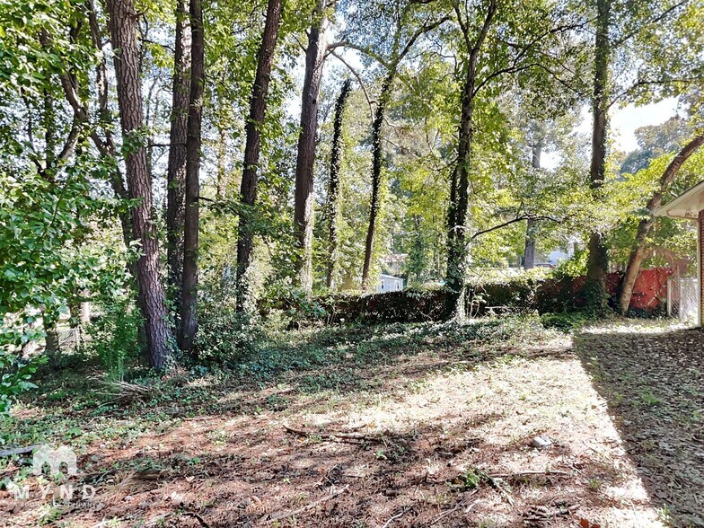 Building Photo - 2731 Carriage Ln