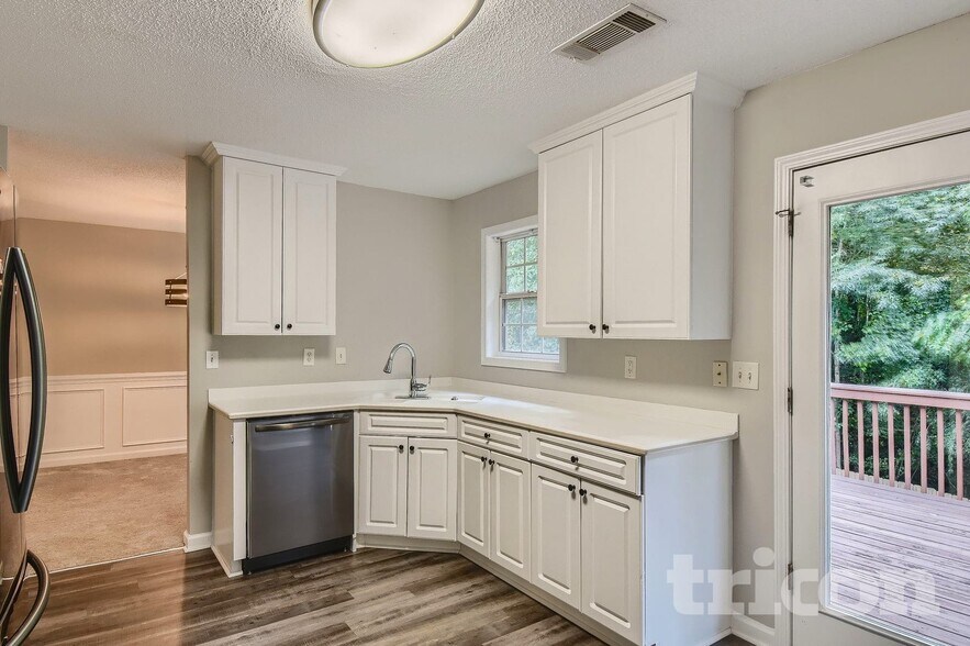 Building Photo - 1309 Vine Cir
