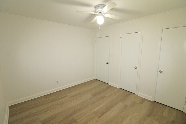Building Photo - Cozy Remodeled Bungalow
