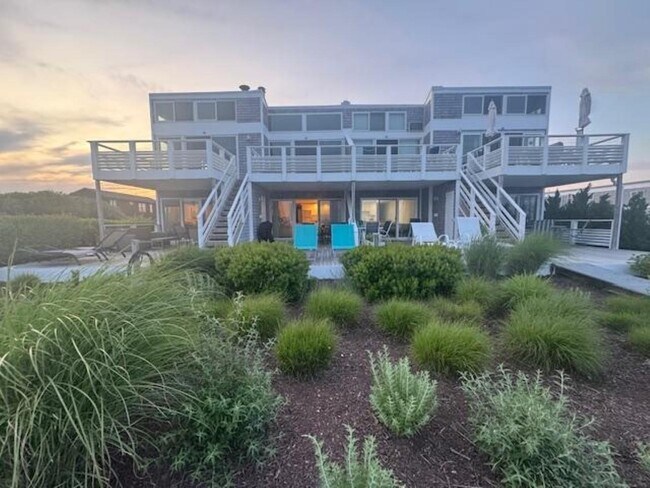 Building Photo - 539 Dune Rd