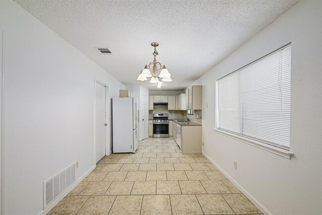 Building Photo - 1608 Morning Quail Dr