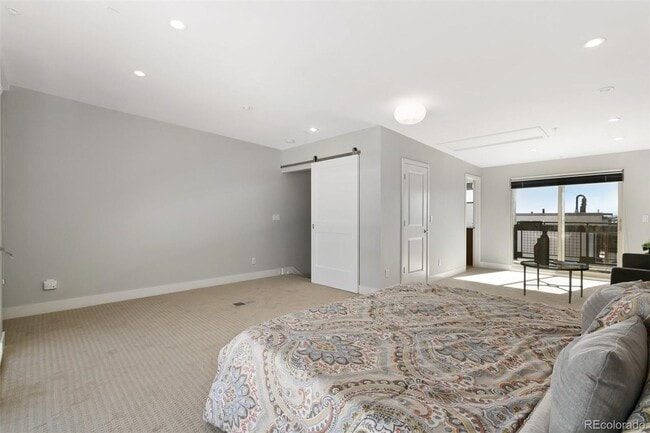 Building Photo - LOCATION LOCATION!!  In the heart of LOHI just blocks to restaurants, boutiques and local waterin...