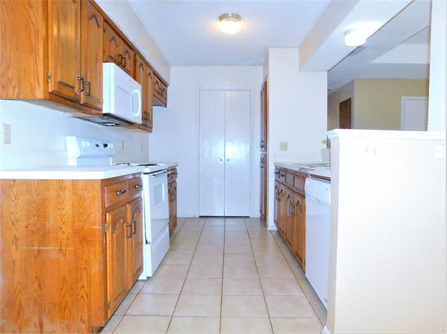 Building Photo - 8835 Camfield Wy