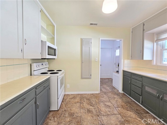 Building Photo - 3869 Bandini Ave