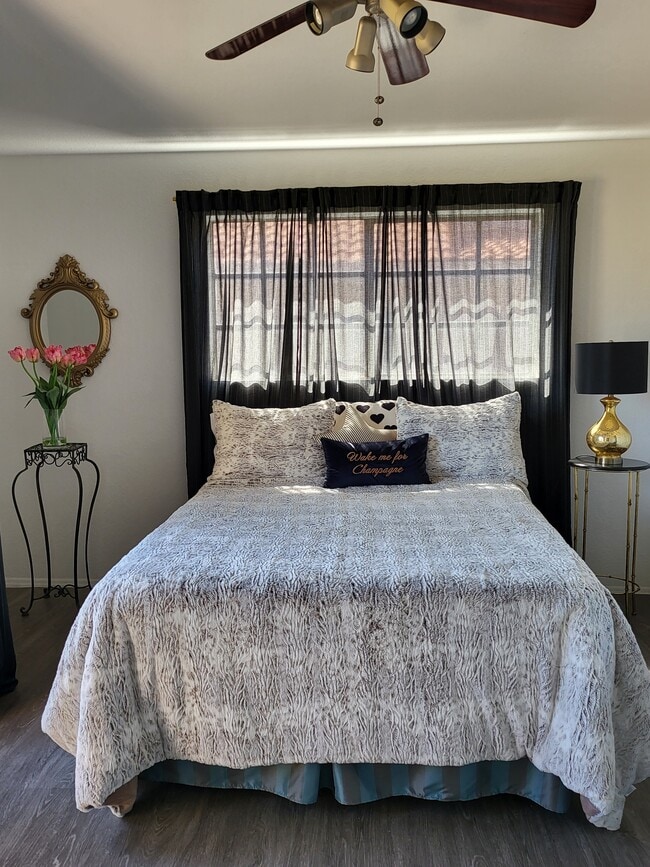 Building Photo - 1211 N Miller Rd