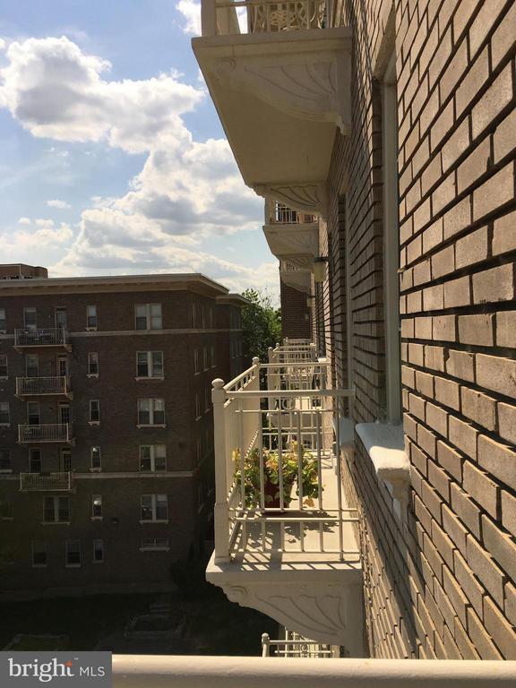 Building Photo - 1308 Clifton St NW