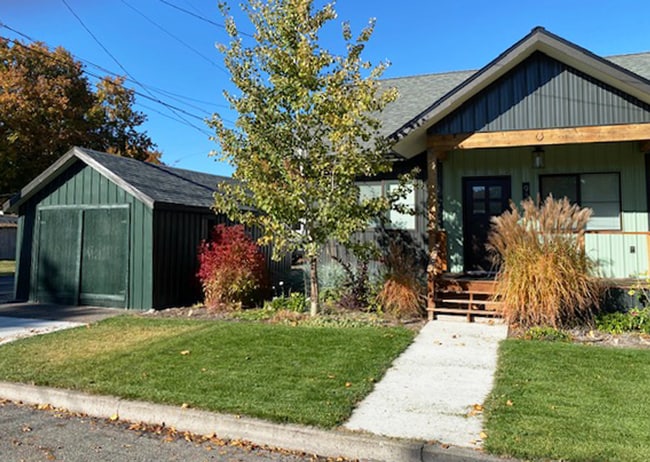 Building Photo - Lovely Kalispell Home
