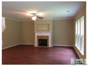 Building Photo - 5 bed 3 bath Home with a Fenced Yard and Hot Tub