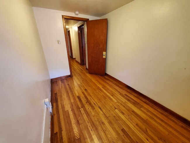 Building Photo - 277 Woodland Dr