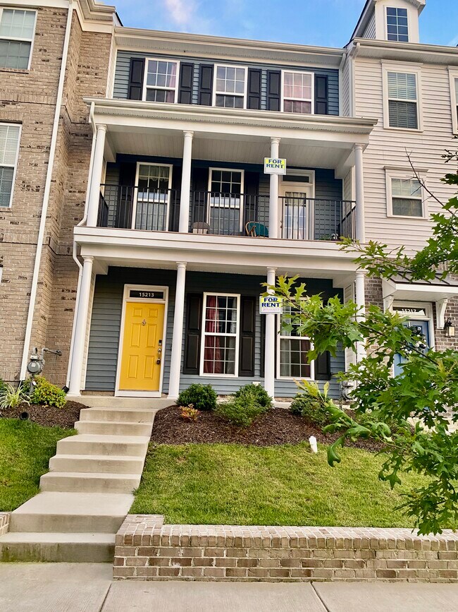 Building Photo - 15213 Dunton Ave