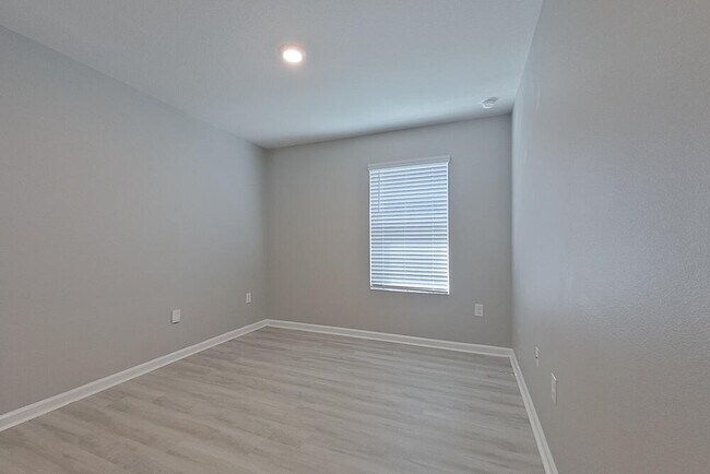 Building Photo - 4780 Malay Cir