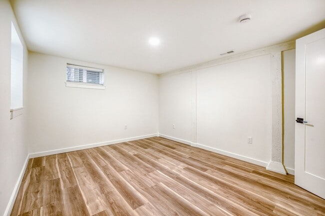 Building Photo - Montlake/Madison Park Area | Remodeled 3 Bed + Bonus Spaces | Arboretum Access