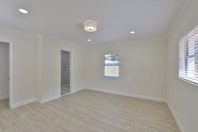 Building Photo - 5941 4th Ave N