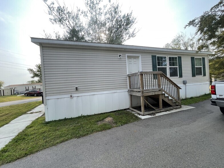 Building Photo - 103 Joymar Cir