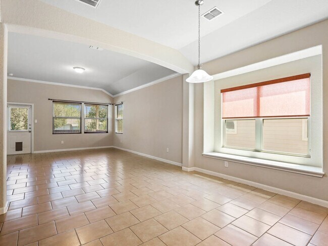 Building Photo - Charming Home Awaits: Spacious & Modern Living in a Prime Location