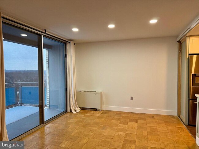 Building Photo - 10201 Grosvenor Pl