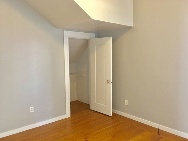 Building Photo - 5824-5826 Telegraph Ave