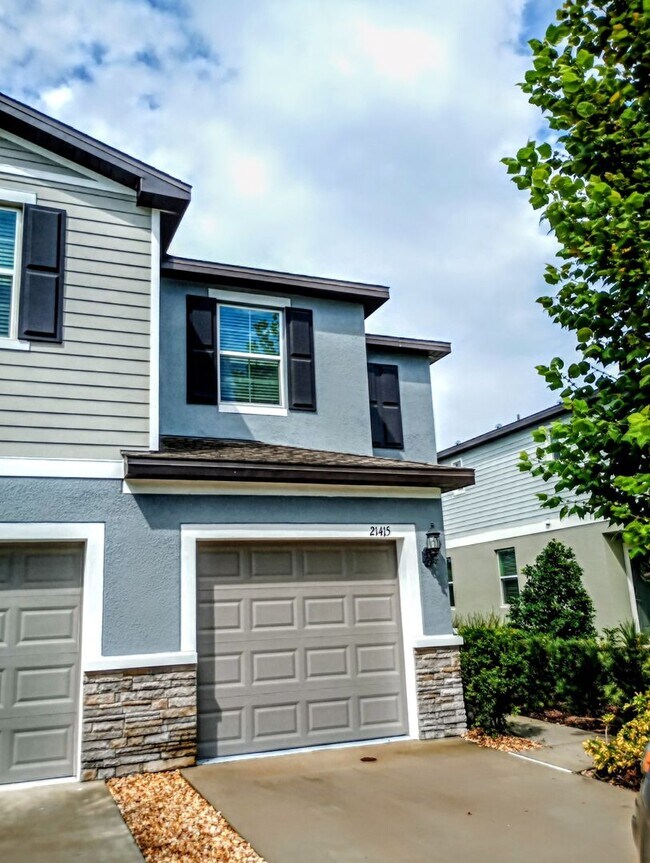 Building Photo - Townhouse in Land O' Lakes - The Townes at Lake Thomas