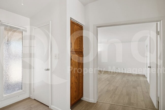Building Photo - 9300 E Kalil Dr