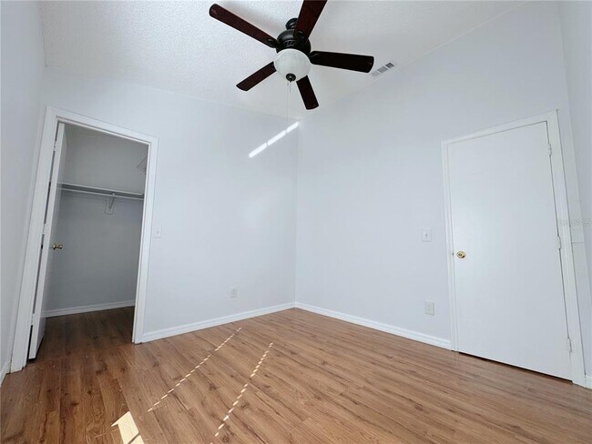 Building Photo - 8706 Fort Shea Ave