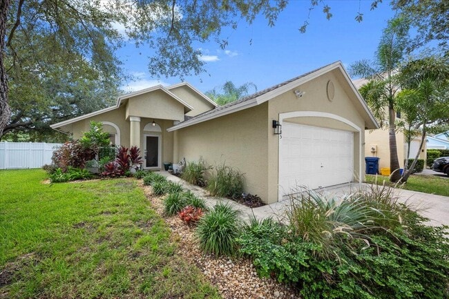 Building Photo - 105 Pennock Landing Cir