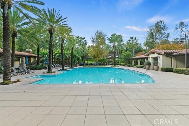 Building Photo - 55 Fuchsia