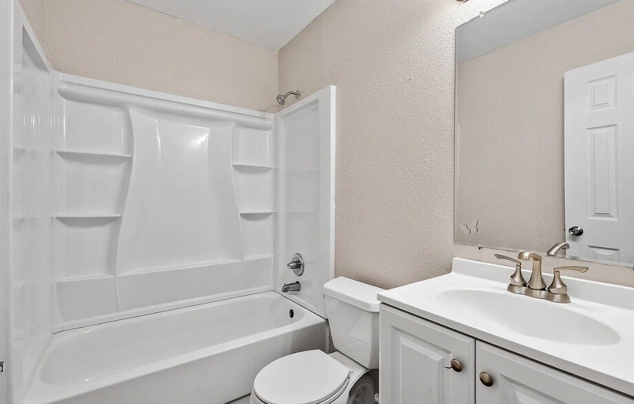 Building Photo - 3596 Windmill Dr