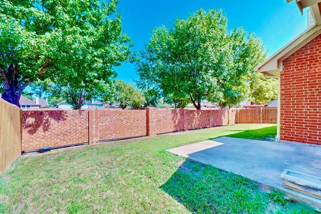 Building Photo - 1216 Lake Forest Dr