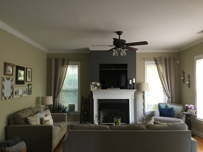 Building Photo - 4734 Hunter Crest Ln