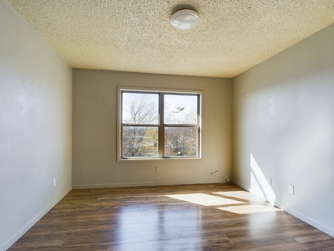 Building Photo - 2/1 Apartment in Marble Falls