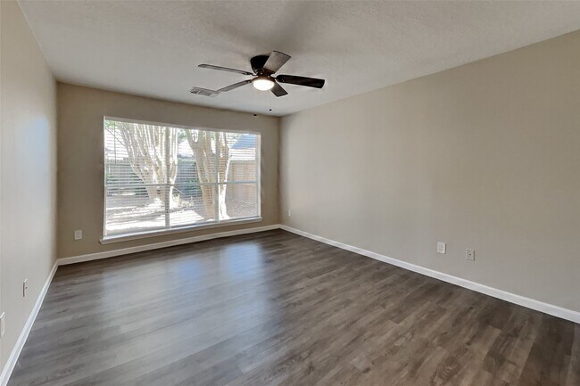 Building Photo - 5803 Forest Timbers Dr