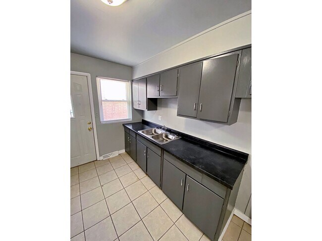 Building Photo - Boyd Street 4836-4838