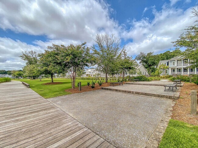 Building Photo - Newly Refreshed Single Story Home in Carol...
