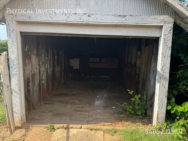Building Photo - 1729 Moorman Ave NW