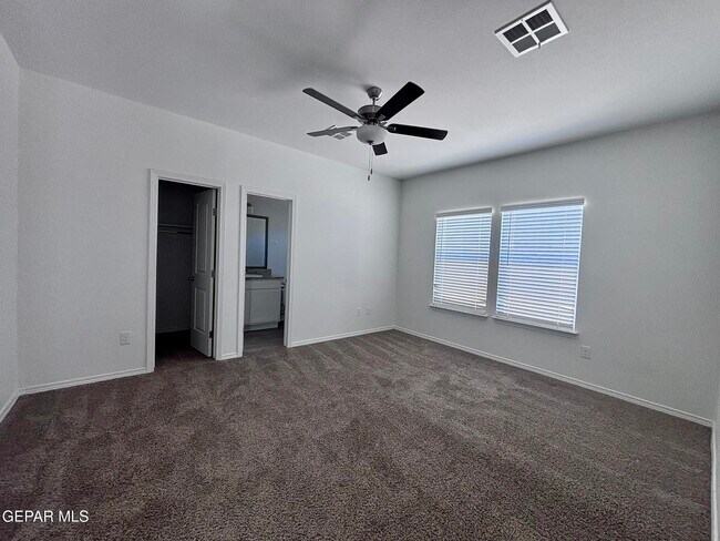 Building Photo - 15213 Resolve Dr
