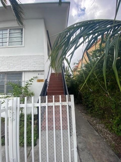 Building Photo - 8132 Harding Ave