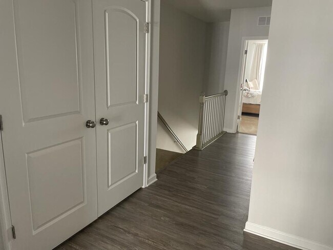 Building Photo - 8030 Wistar Glen Dr