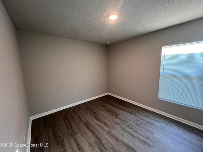 Building Photo - 537 Cooper Ct