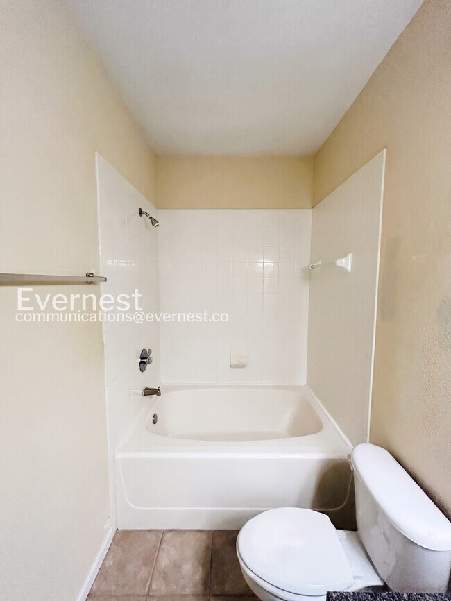 Building Photo - 2139 Chianti Pl