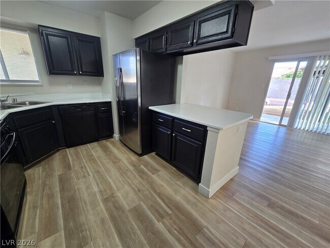 Building Photo - 6413 Sterling Springs Pkwy